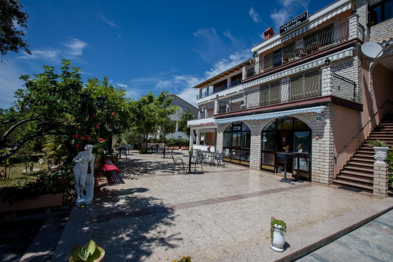 Apartments Vesela Banjol Ngoại thất bức ảnh